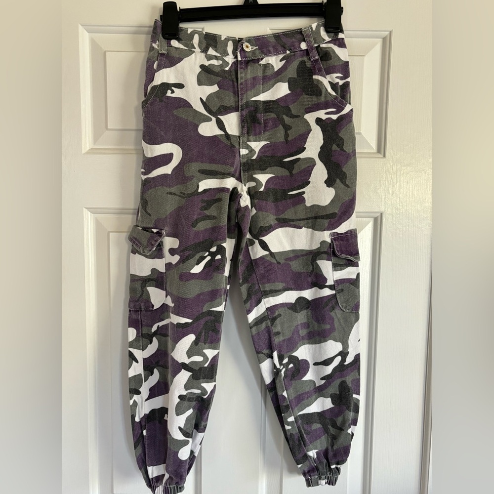 Girls Camo Cargo Pants